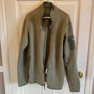 Arcteryx full zip fleece in light grey size XL